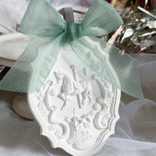 Load image into Gallery viewer, Carousel Plaster Diffuser