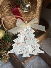 Load image into Gallery viewer, Terrazzo X'mas Plaster Diffuser Charm (Xmas Tree)