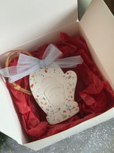 Load image into Gallery viewer, Terrazzo X'mas Plaster Diffuser Charm (Santa Claus)