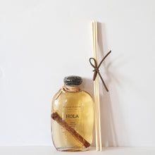 Load image into Gallery viewer, Reed Diffuser - Hola
